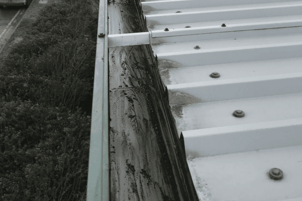 Commercial gutter cleaning specialists in Bagshot